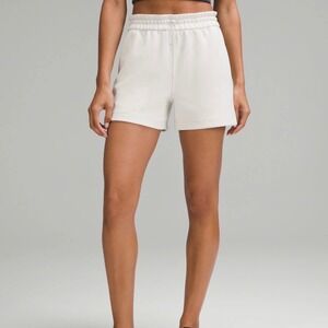 Lululemon Softstream Shorts Womens 10 Color "Bone" Beige High-Rise 4" Gym Yoga